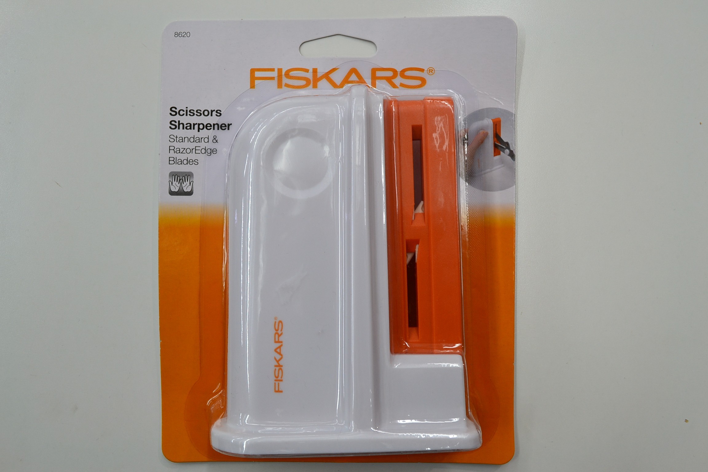 Mercerie - Aiguiseur FISKARS de ciseaux universel