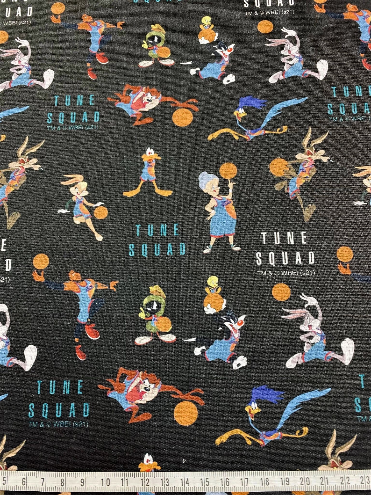 Popeline - Space Jam tune squad fond noir