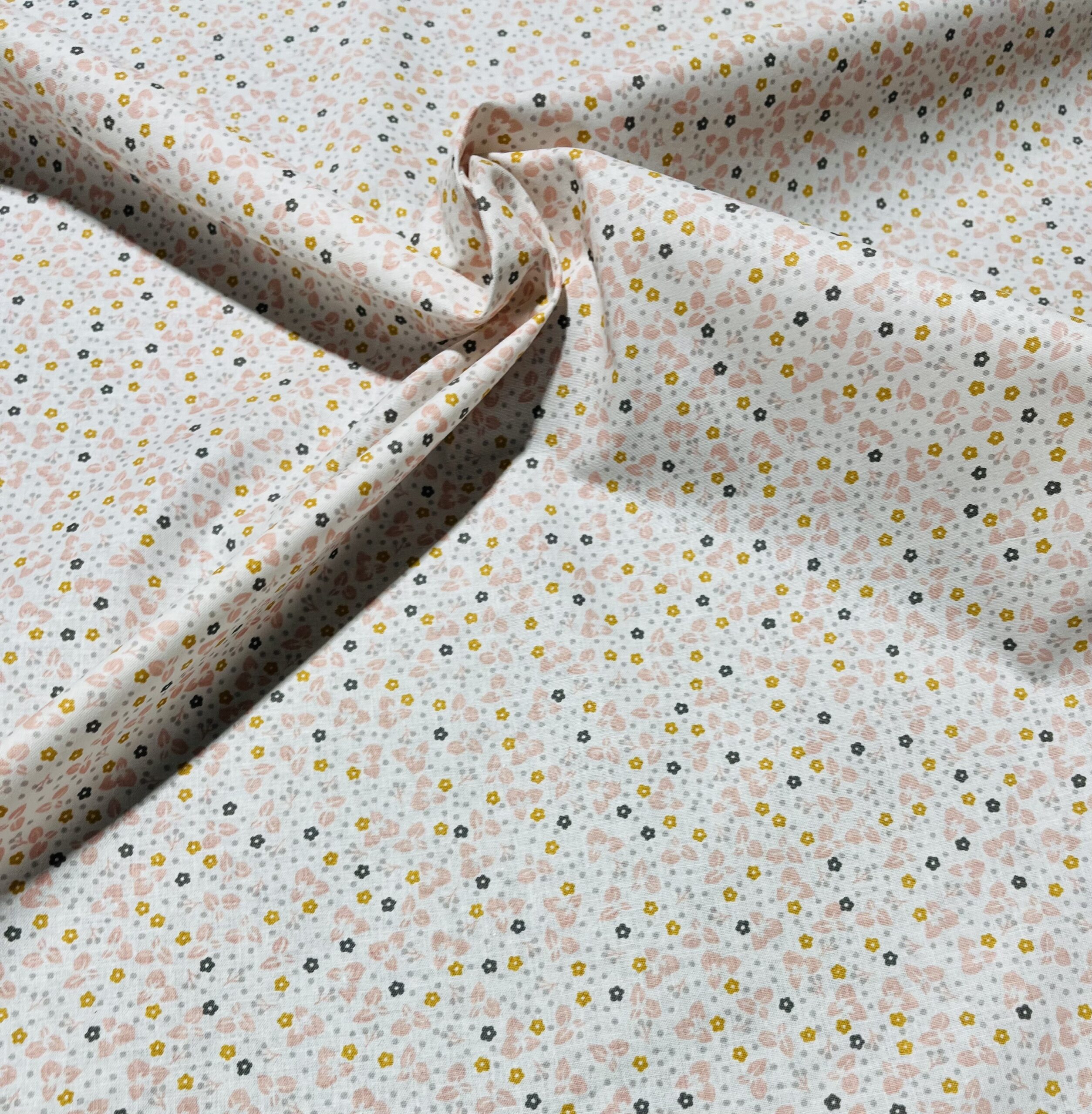 Coton 150 -Fleurettes moutarde.