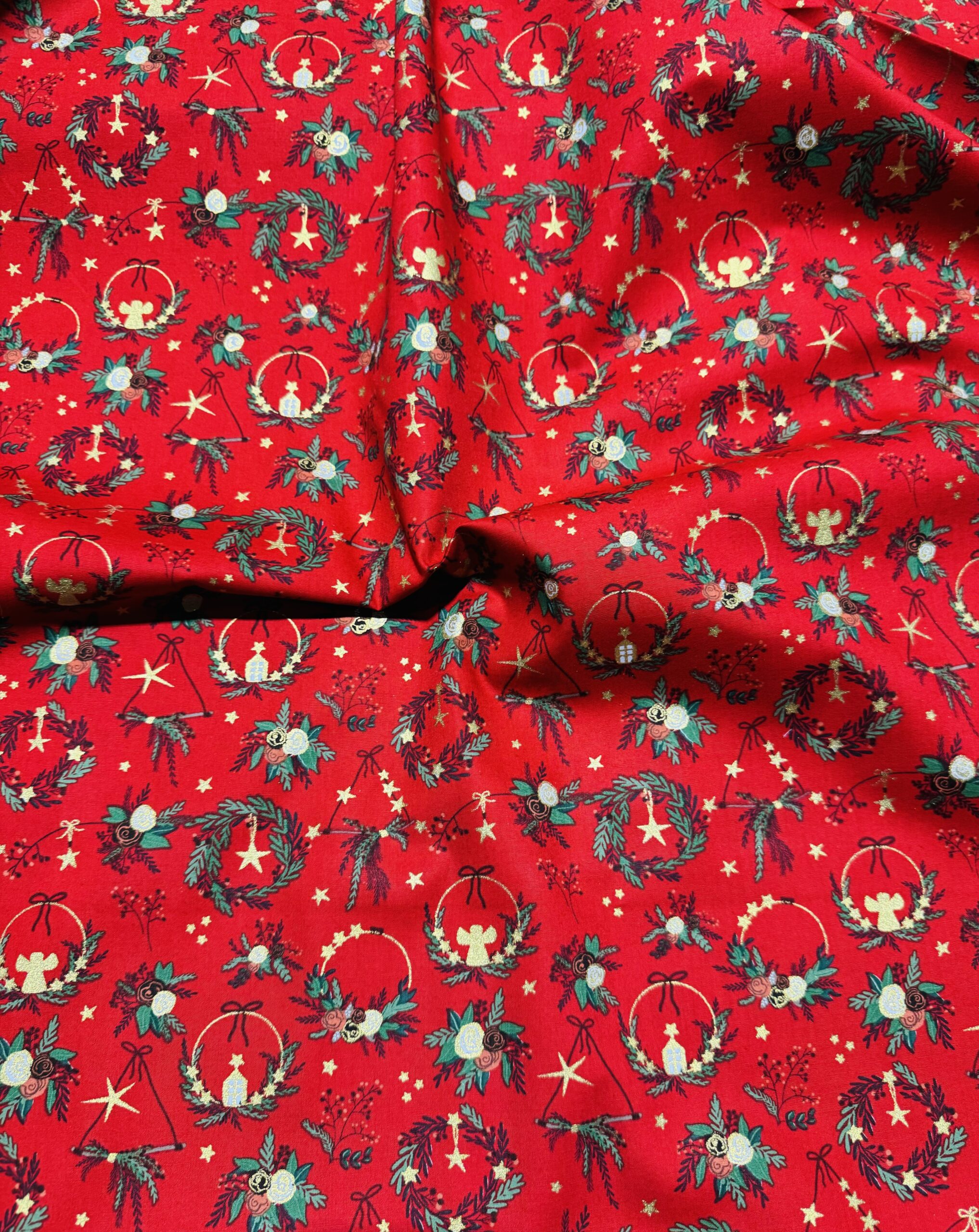 Couronne de Noël rouge.