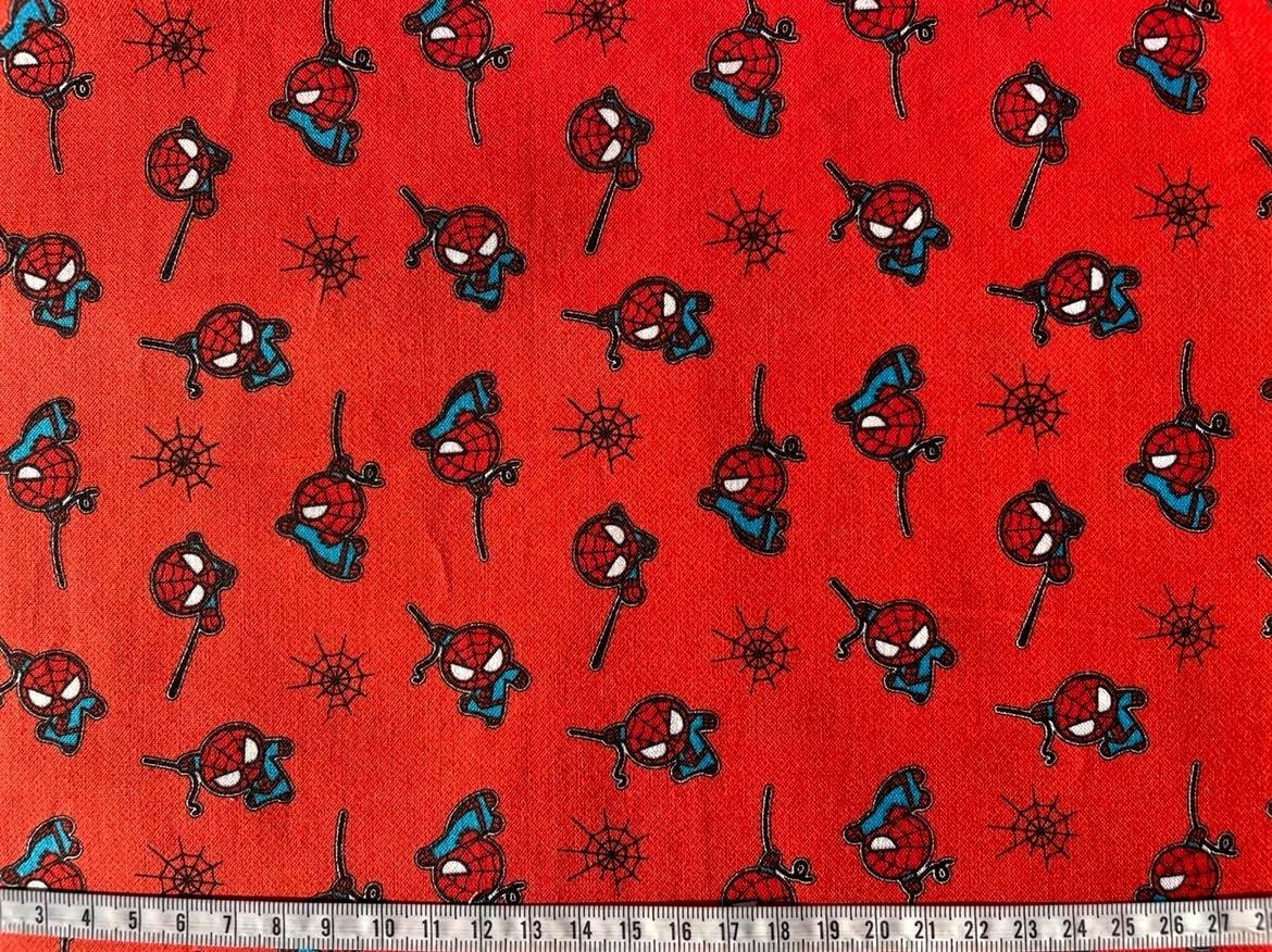Licence - Spiderman kawai fond rouge